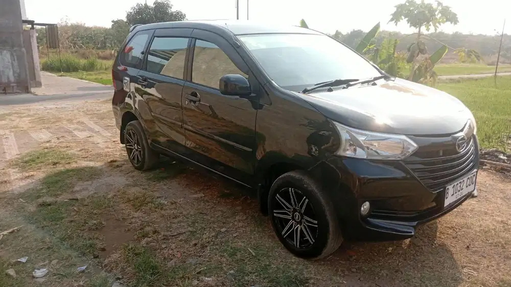 Dijual Ayla X Manual 2013 Putih