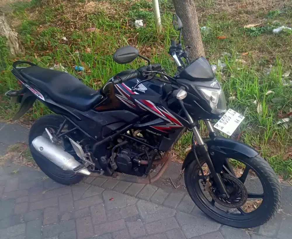 jual Honda cb150r surat lengkap,pajak hidup.M Madura.