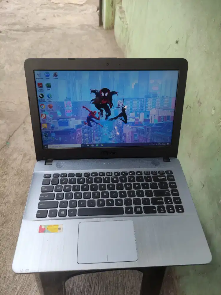 Dijual Laptop ASUS X441UBR Core i3 Gen 7, RAM 8GB, SSD 250GB, NVIDIA
