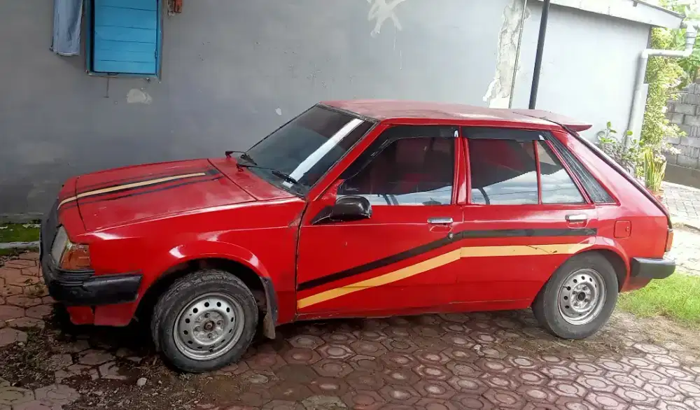 Mazda Sedan tahun 1983 surat lengkap,pajak dan stnk telat bulan 1-2026
