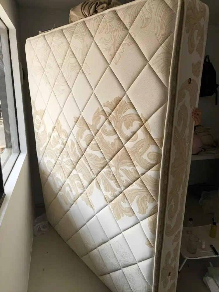 Kasur Uniland Springbed Scania Pillowtop 160x200x27 Baru Sebulan Pakai