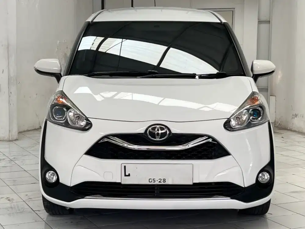 TOYOTA SIENTA V A/T 2020 (FACELIFT)