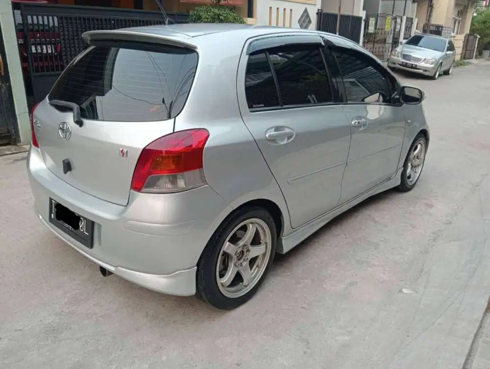 Toyota Yaris 2010 Bensin
