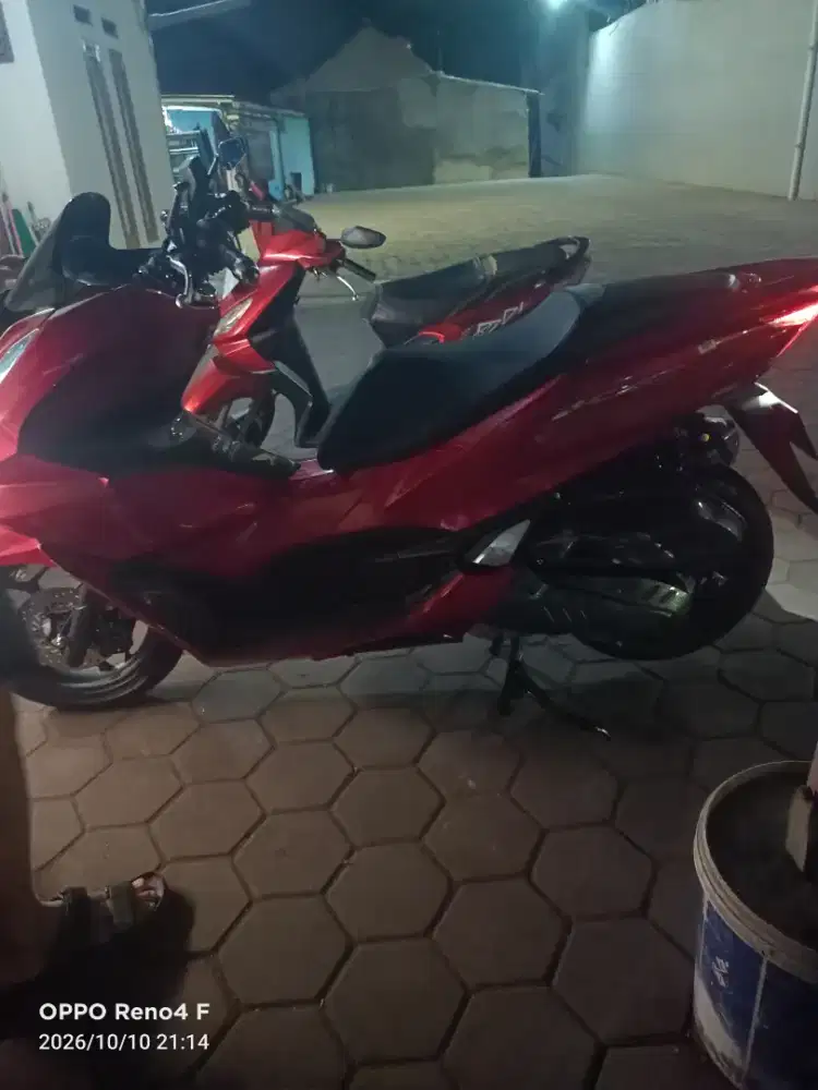 Honda pcx tahun 2024