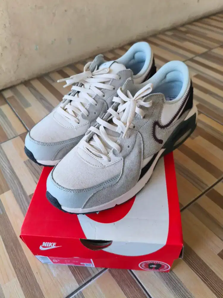 Dijual!! Sepatu Nike Air Max Excee Original.