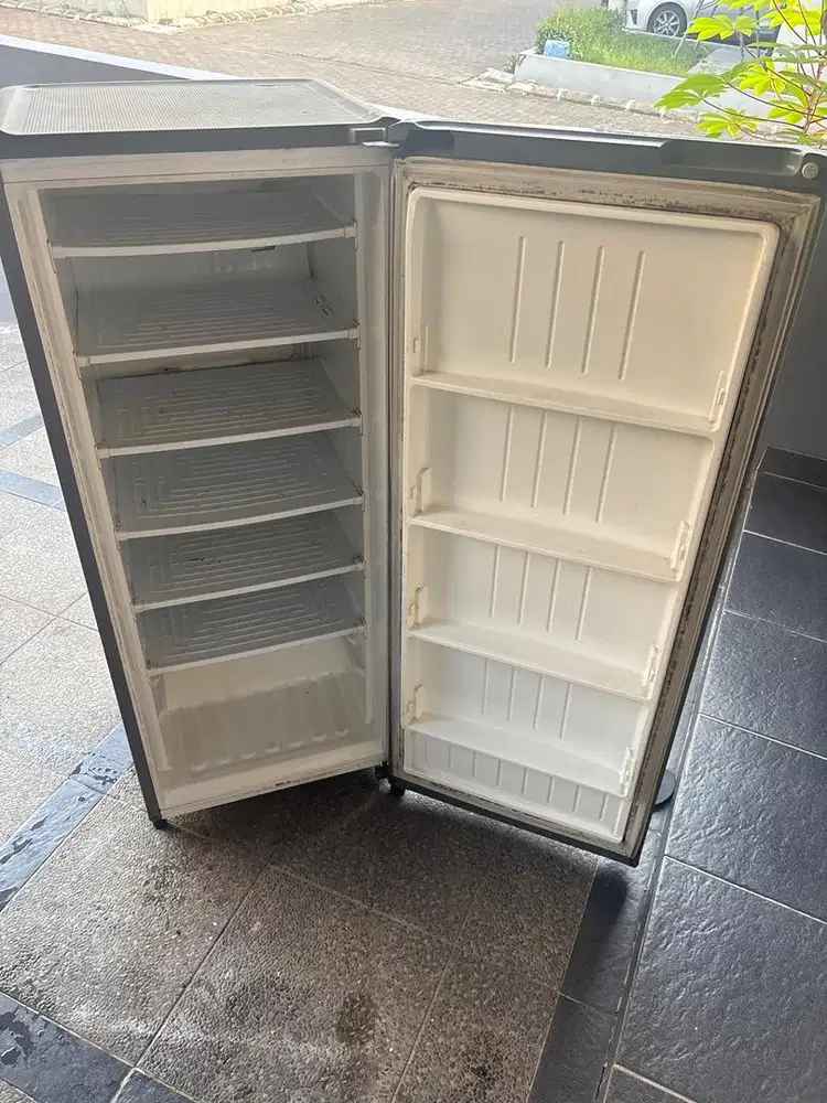 Dijual frezer kulkas LG 6 rak normal