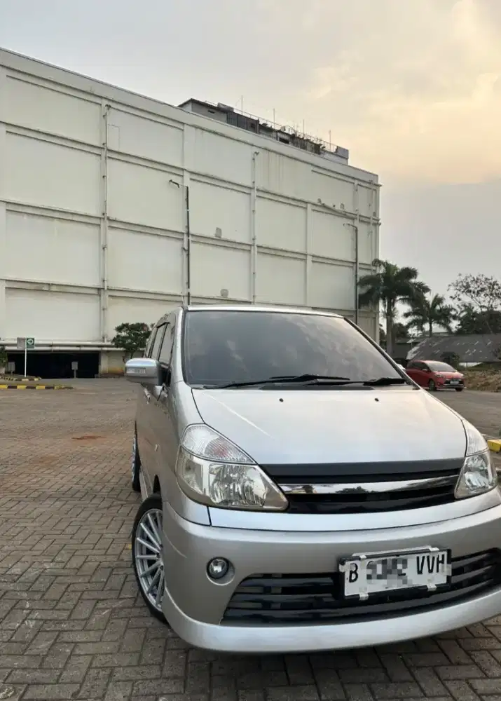 Nissan Serena C24 HWS Autech 2012 ( bukan pakai velg yang di foto )