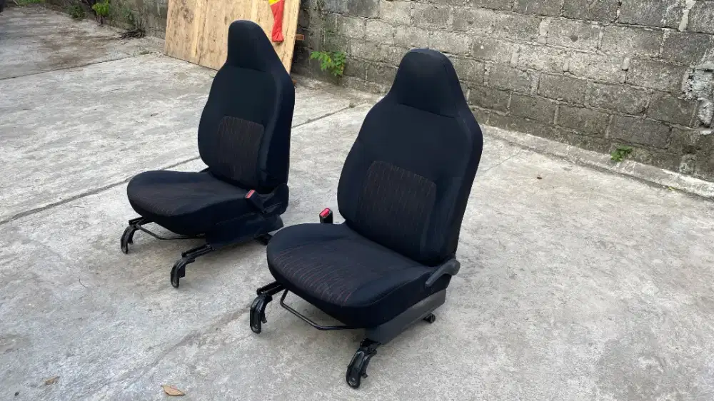 Jok depan kursi Daihatsu Ayla 1.2 R