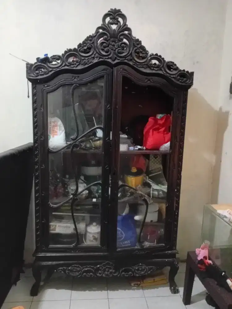 Di Jual lemari Antik dari tahun 1980 Jati