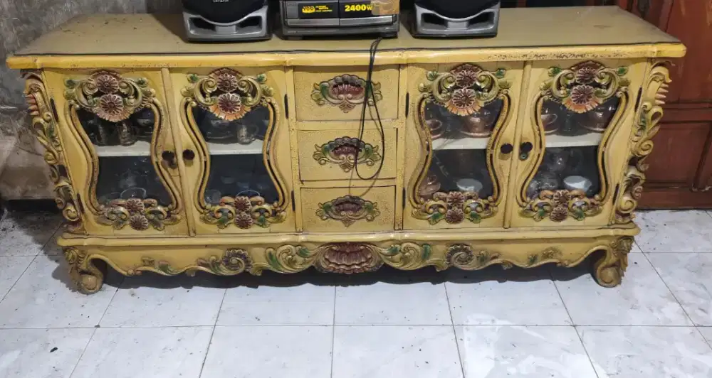 Bufet tv ruang tamuu kayu masih baguus 2 jutaa ajaa