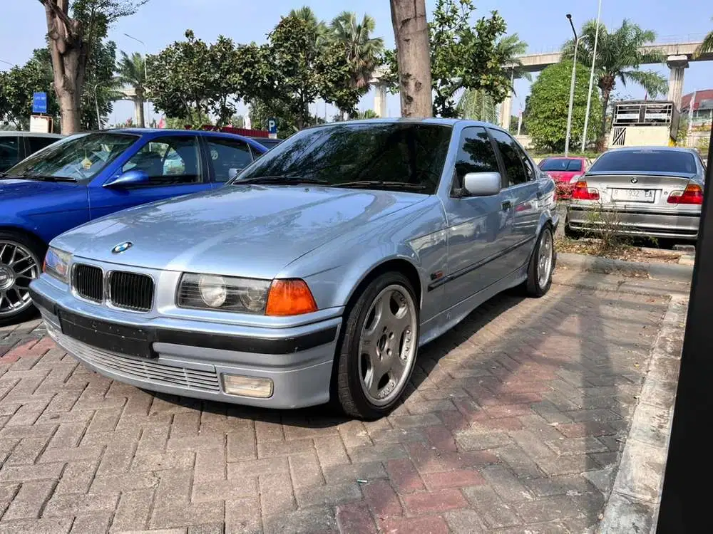 BMW 323i 1996 Bensin