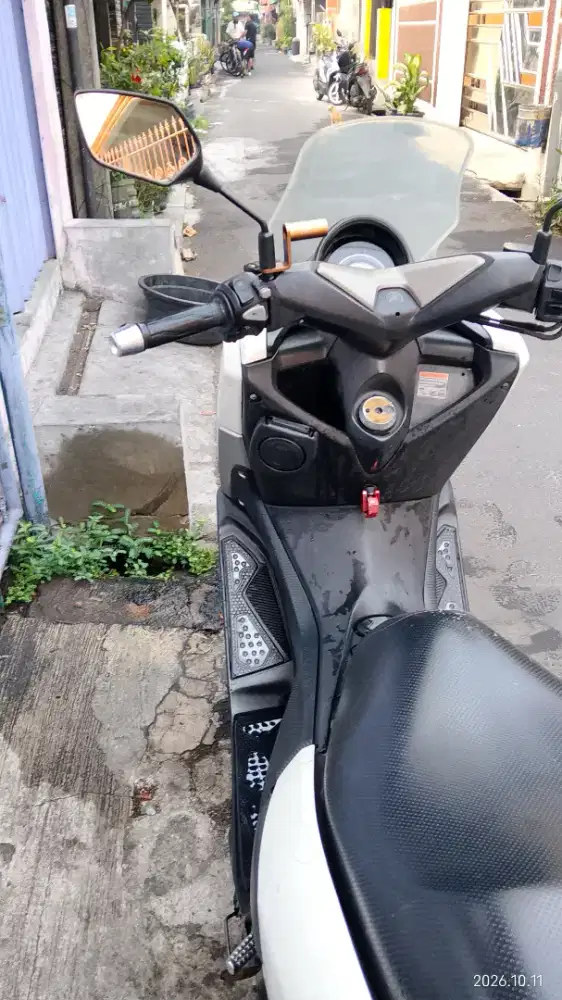 Dijual Yamaha NMAX Putih Velg Merah – Surat Lengkap, Pajak Aktif