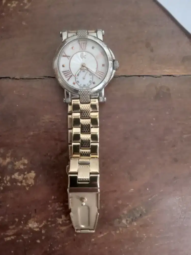 Jam tangan wanita
