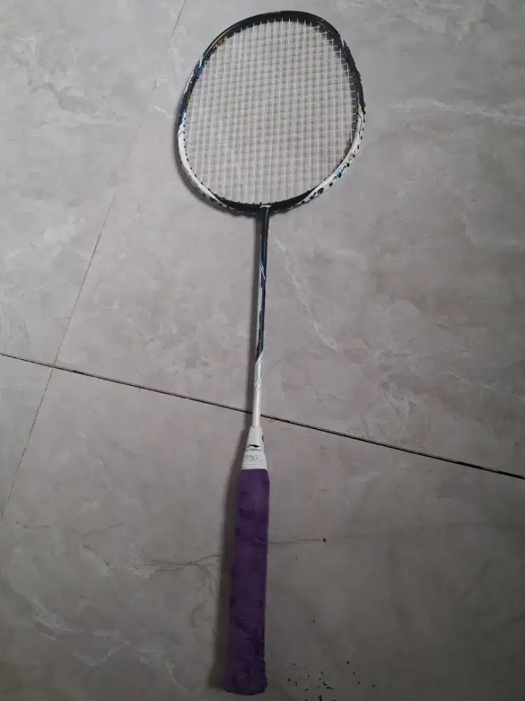 Raket badminton Lining Windstrom Tectonic 9