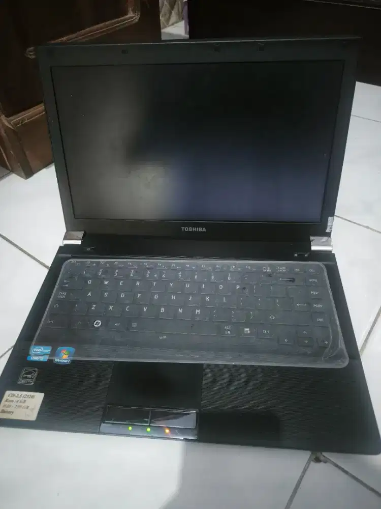 Di jual laptop Toshiba Dynabook R741/C  Ram 04 gb