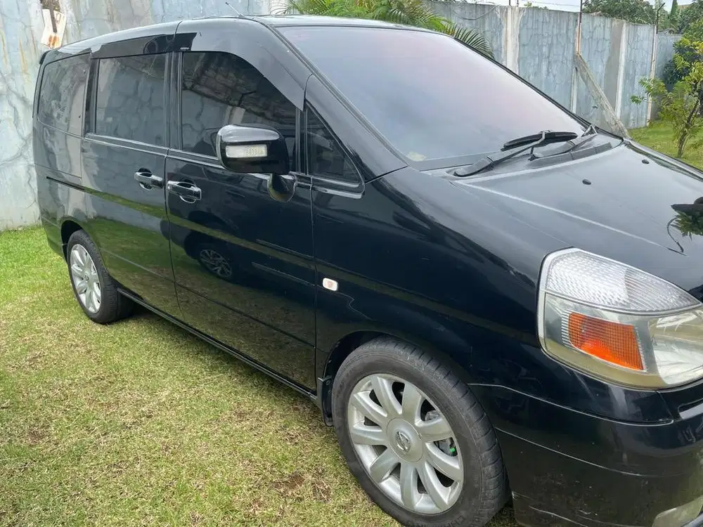 JUAL MOBIL NISSAN SERENA 2012
