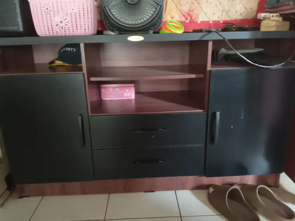 Meja Rak Tv bekas