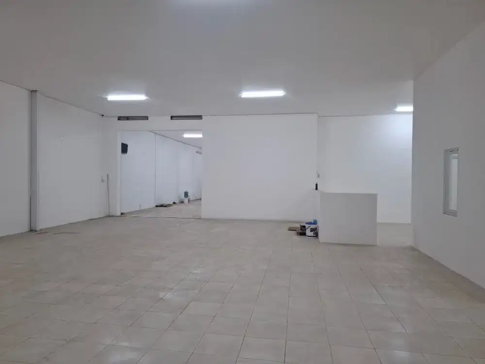 Disewakan gudang/tempat usaha 500m2 Jln. Caringin