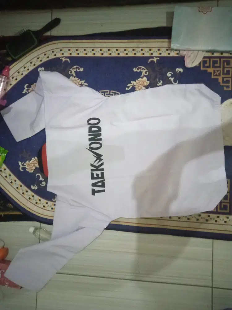 Baju taekwondo (hanya baju)