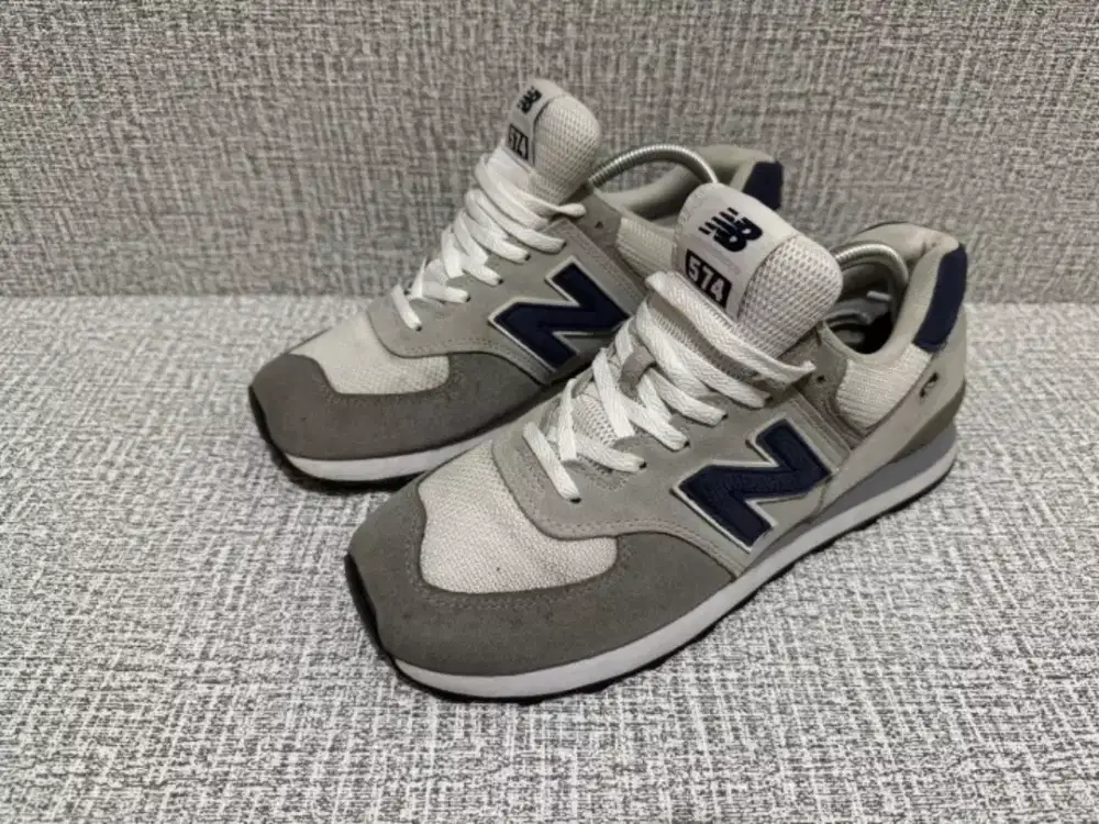 new balance second , sepatu bekas, sepatu branded, size 44 , sneakers