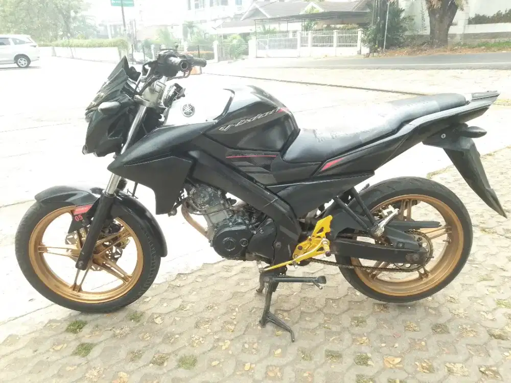 YAMAHA VIXON ADVANCE