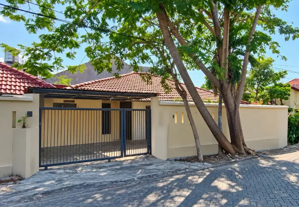 Jual rumah hook hitung tanah Darmo harapan Surabaya