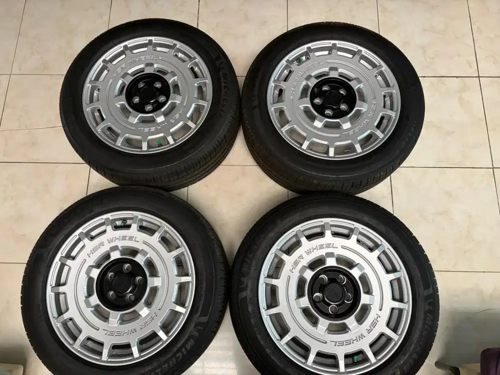 HSR Mentawai R17