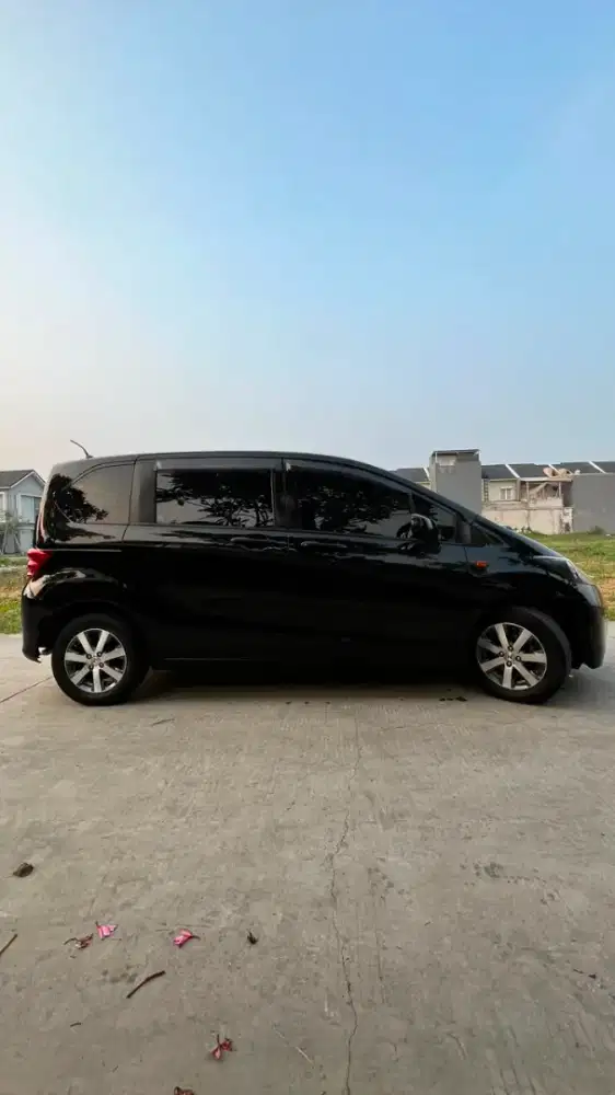 Honda Freed 2009 - Hitam