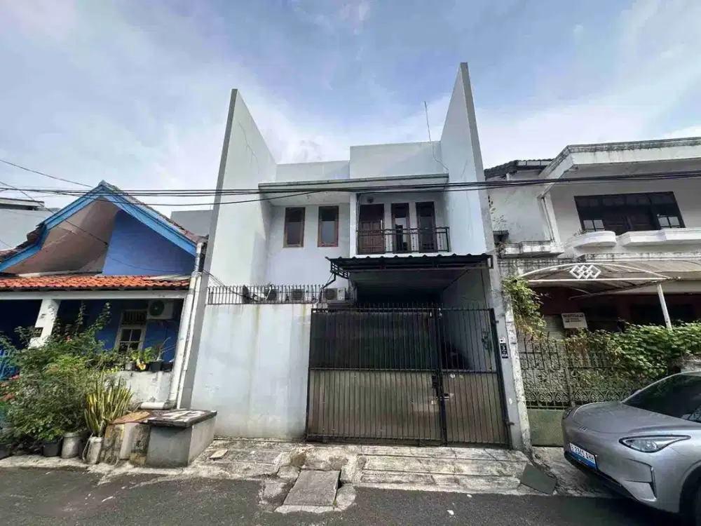 Rumah 2 Lantai di Rawamangun Siap Huni