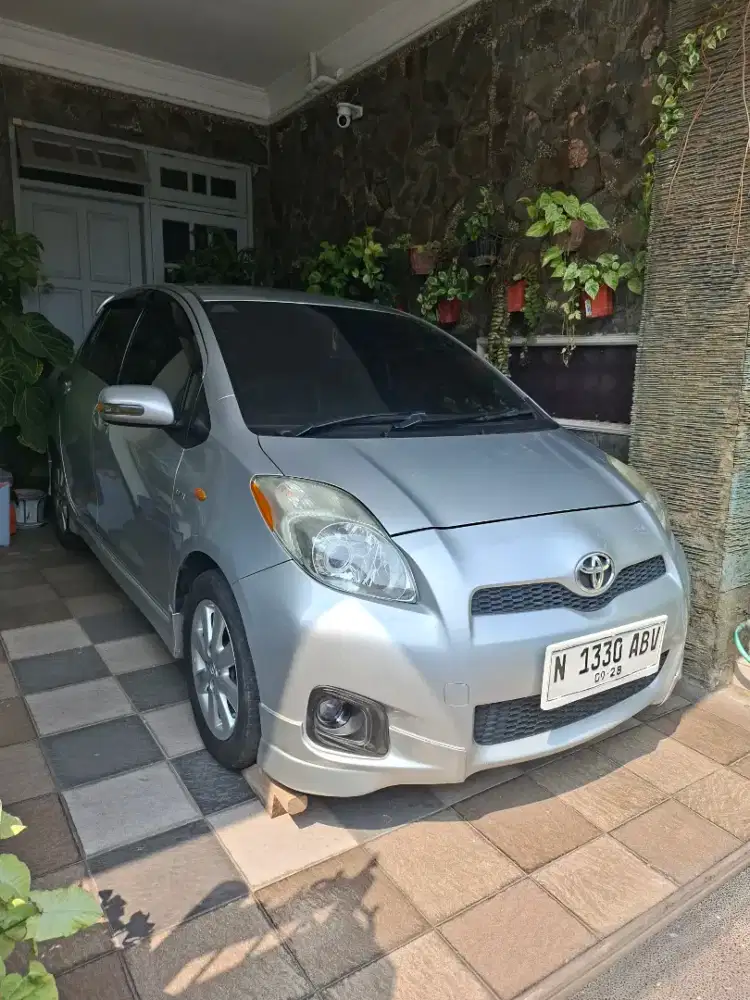 Toyota Yaris E MT 2012