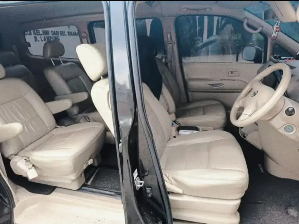 Mobil keluarga besar siap jalan jauh