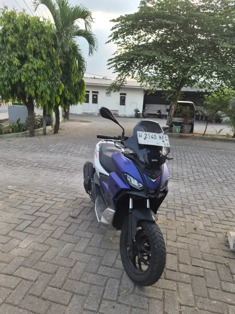 Aprilia SRGT 200
