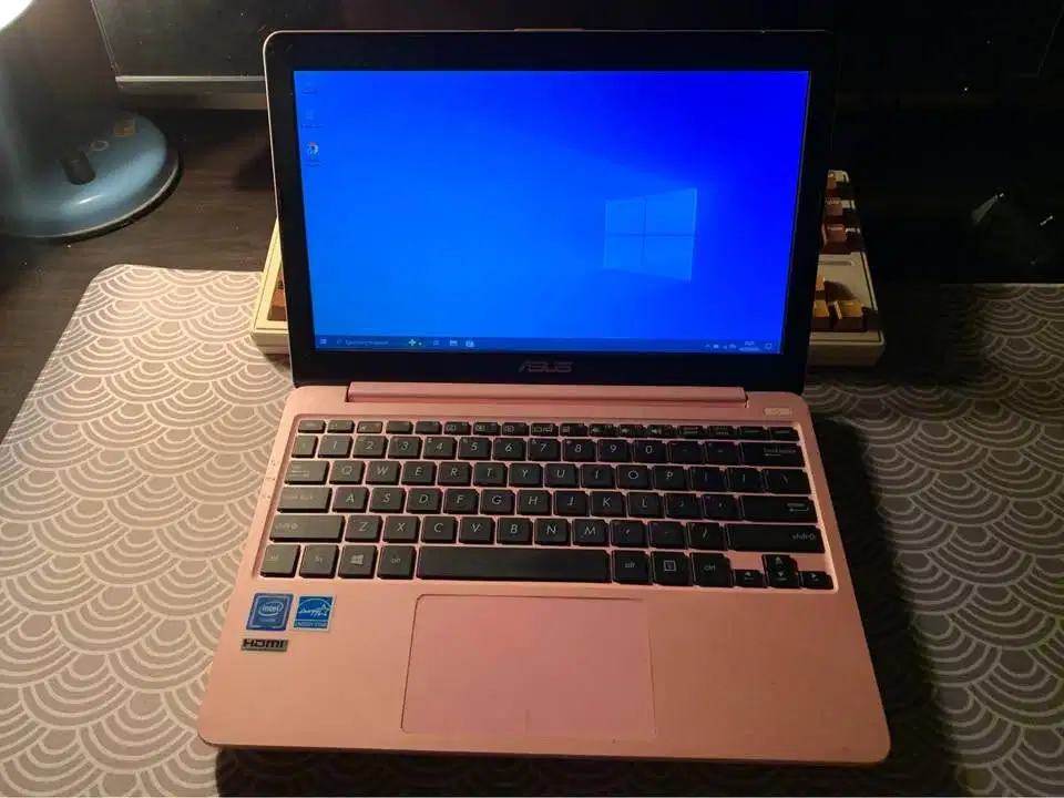 Asus E203NAH Laptop