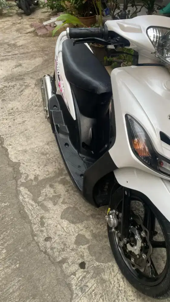 YAMAHA MIO SMILE 2011 PUTIH