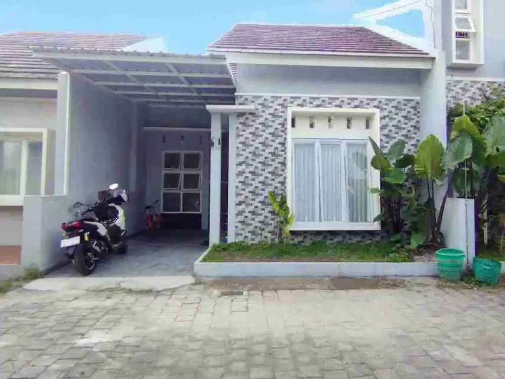 Rumah Cantik di Mini Cluster Klodran dekat Pintu Tol Solo