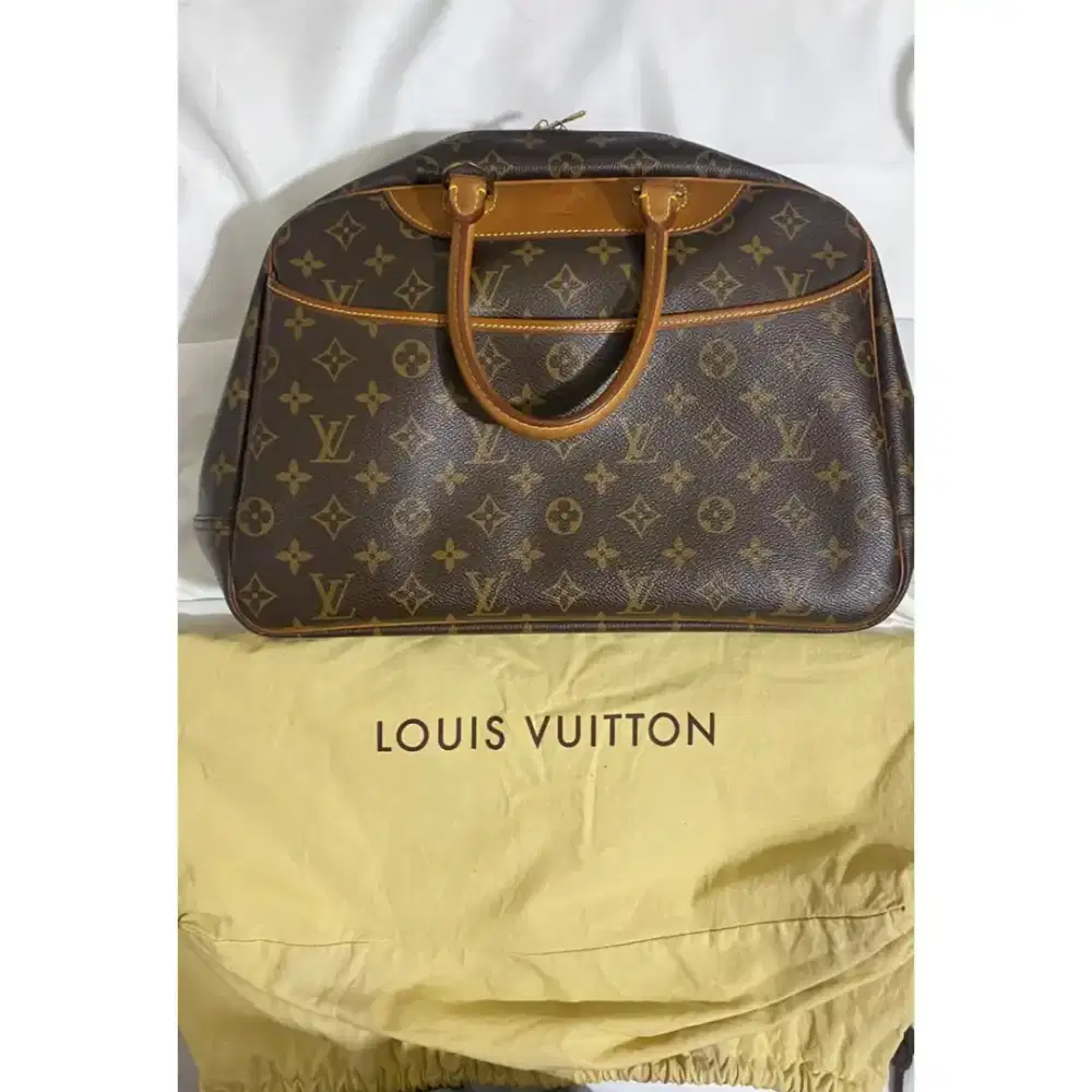 Like New Lv Vintage 2013