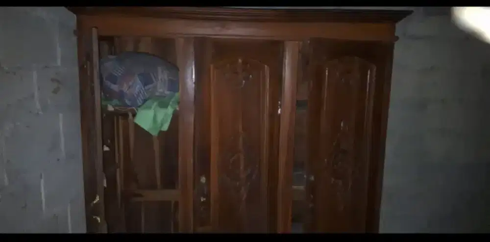 Lemari Pakaian 3 Pintu Jati Muda