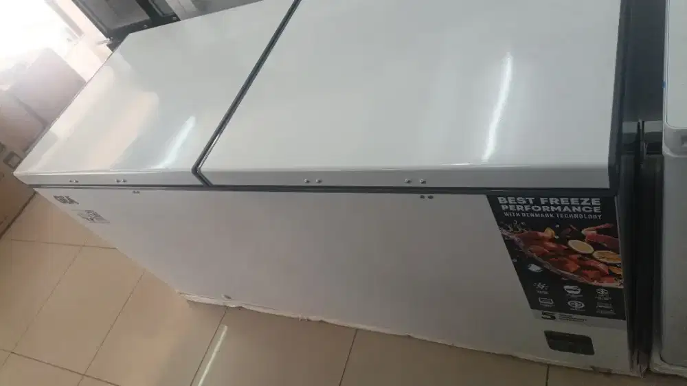 Kredit freezer box Gea tanpa dp