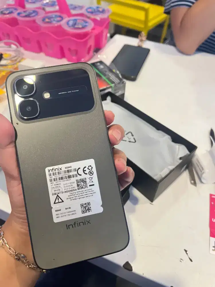 INFINIX 1JUTAAN AJA SMART 20 4/64