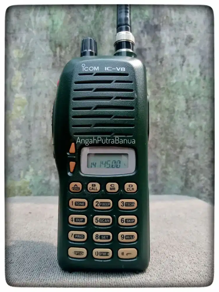 ICOM V8 VHF RADIO JADUL KOLEKTOR