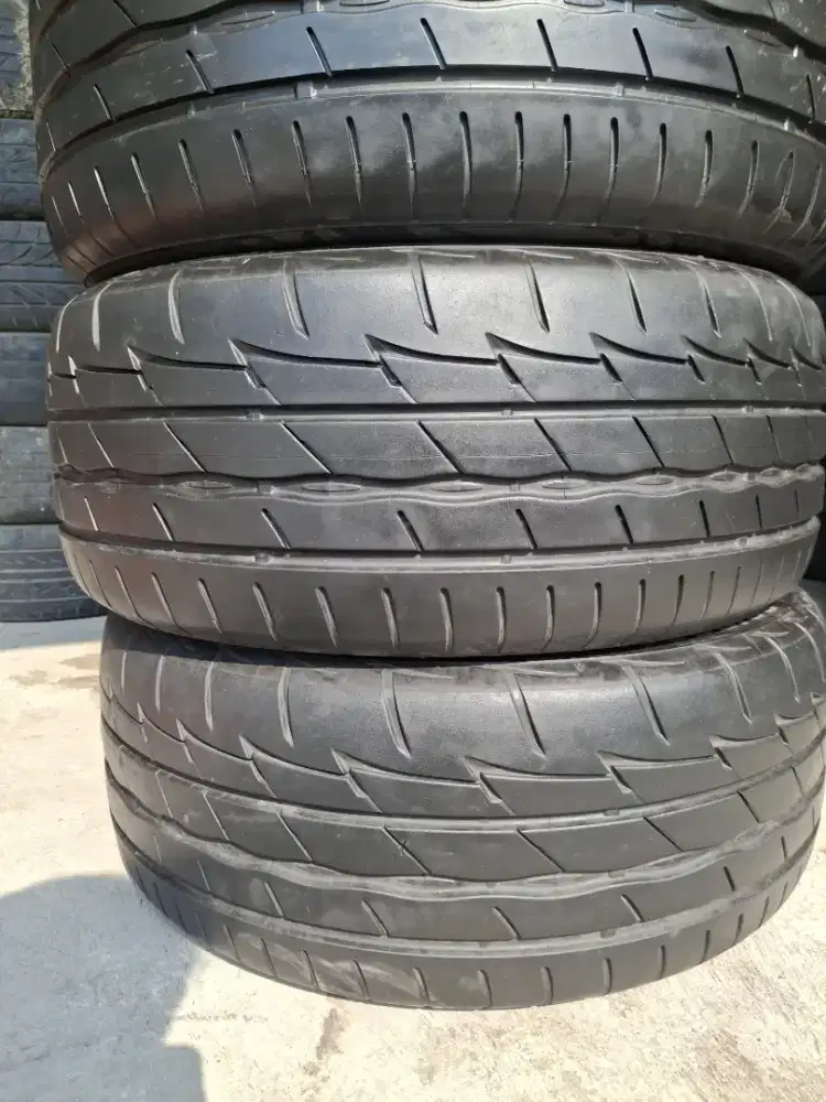 BAN R17 225/45 BRIDGESTONE RE003