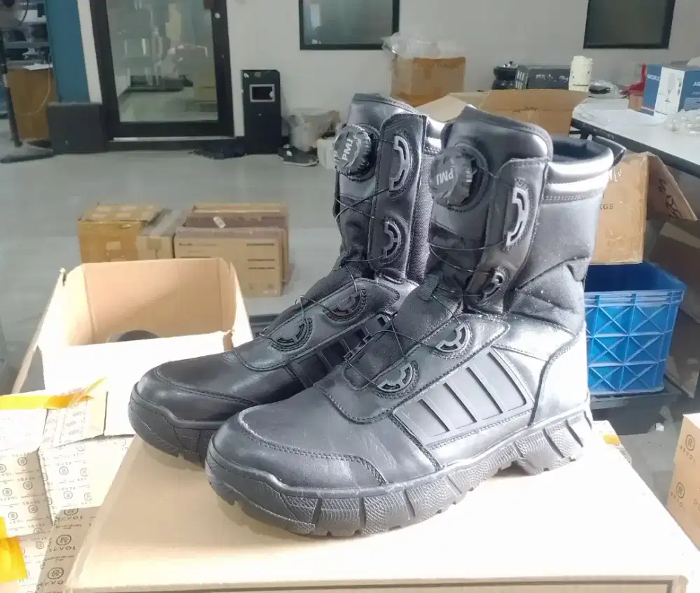 Sepatu pdl uk43