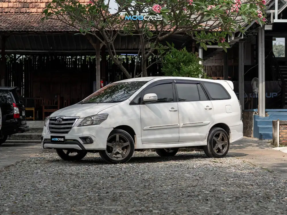 Innova G Luxury 2.0 AT 2014