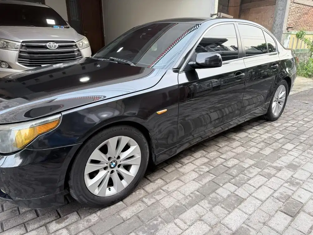 BMW E60 520i tahun 2005