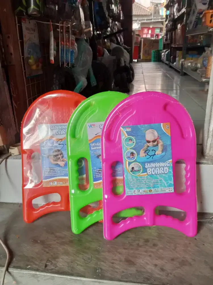Mainan anak papan luncur renang