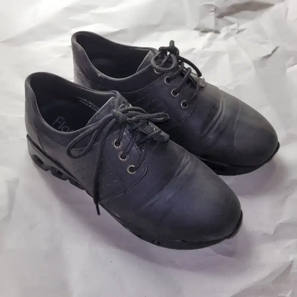 Sepatu Formal Merk Fladeo No 39 Sangat Ringan