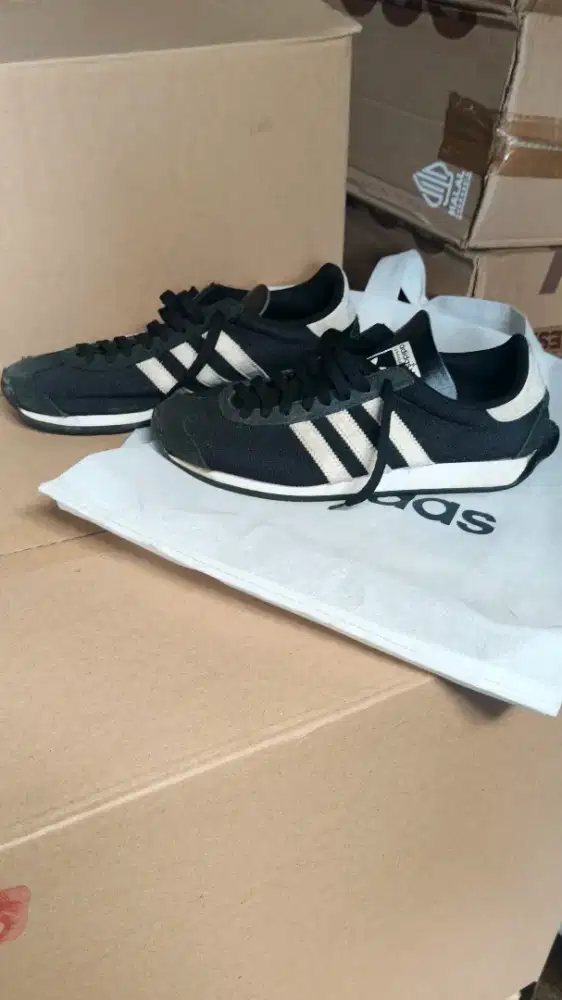 Jual Sepatu Adidas Country Original Size 40 Second