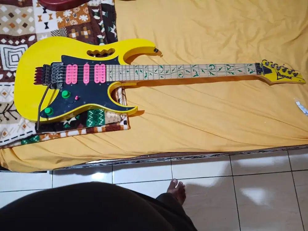 Dijual Gitar Ibanez Elektrik