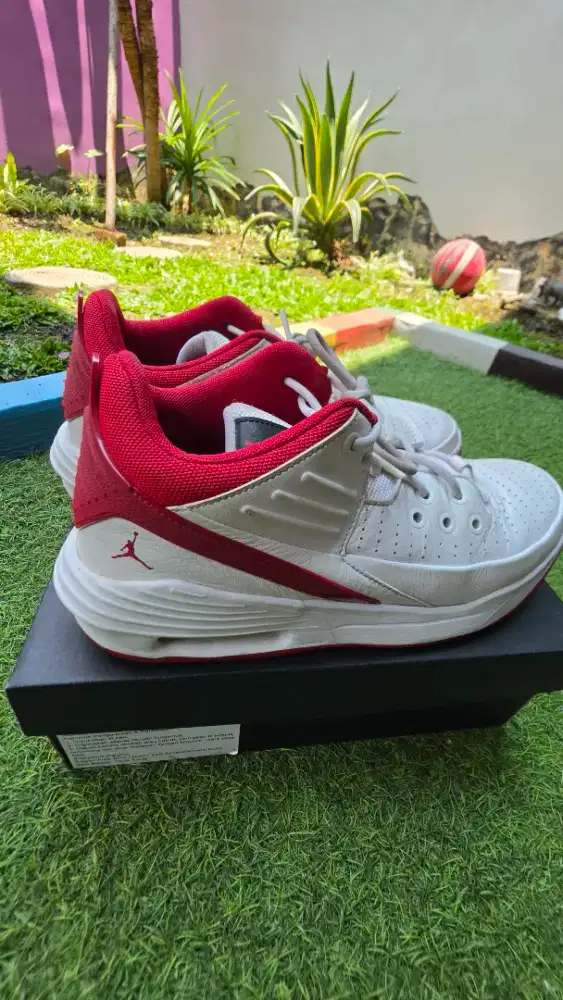 Sepatu Nike Jordan Max Aura 5, size 43
