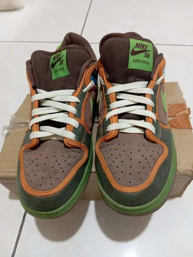 Seken langka Nike SB Dunk Low